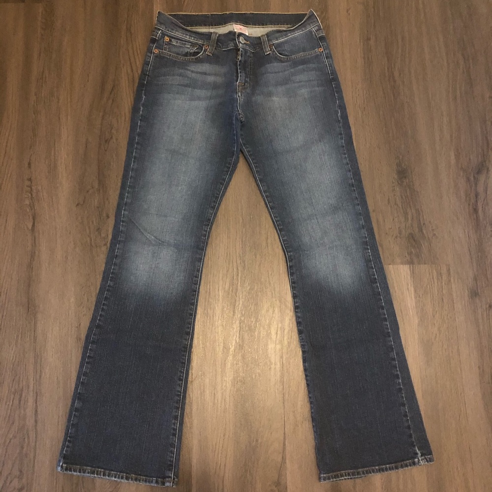 Lucky Brand Jeans. Mid rise Flare style. Size 29.
